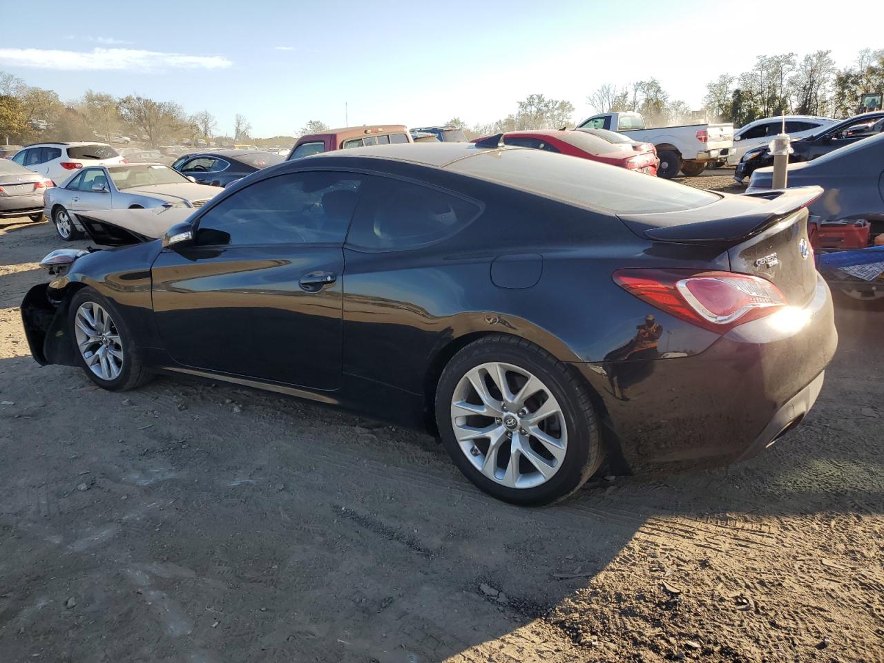 2015 Hyundai Genesis - Image 2