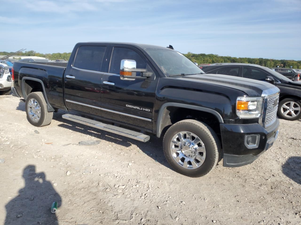 1GT12UEG9JF123368 2018 GMC Sierra K2500 Denali