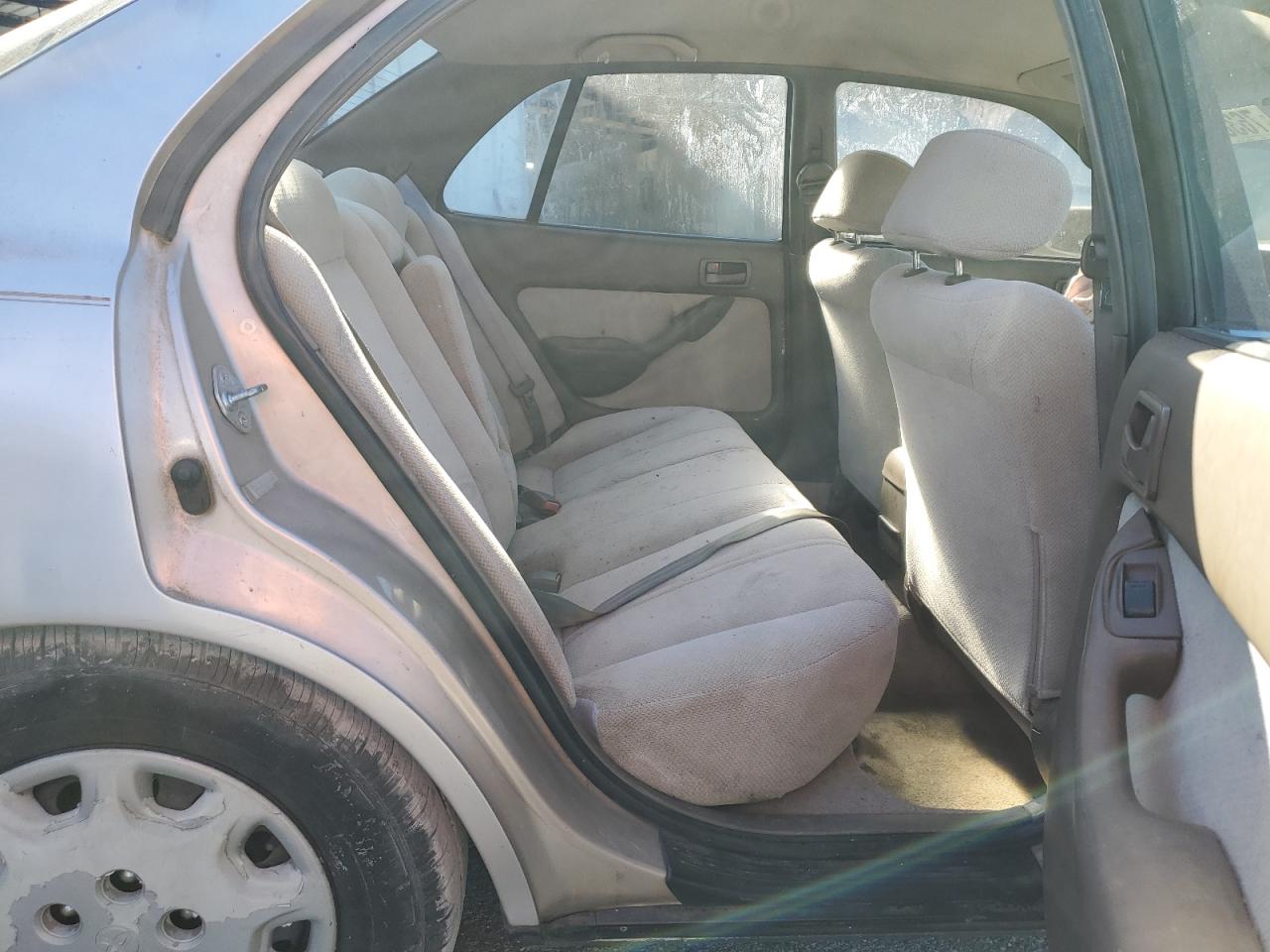 1995 Toyota Camry Le VIN: 4T1SK12E5SU579852 Lot: 47074865