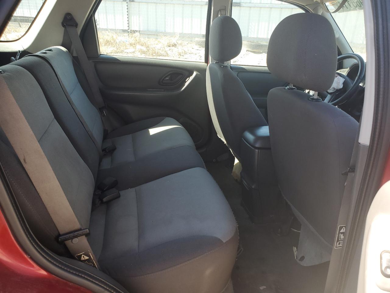 2004 Ford Escape - Image 11