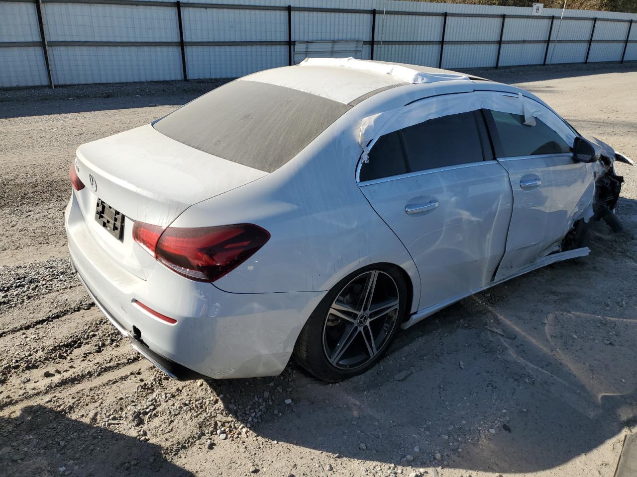 2021 Mercedes-Benz A-klasse - Image 3