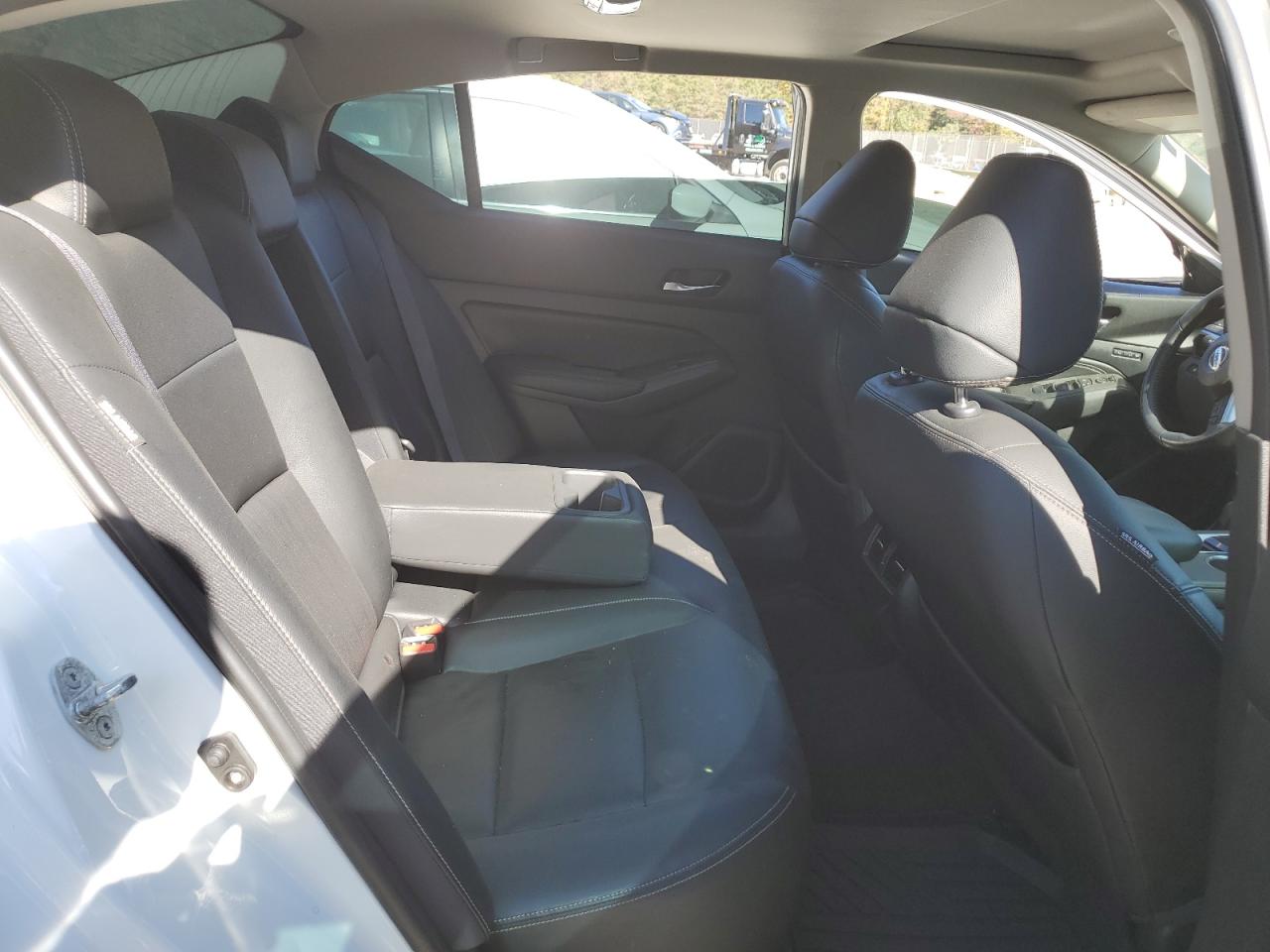 2019 Nissan Altima - Image 10