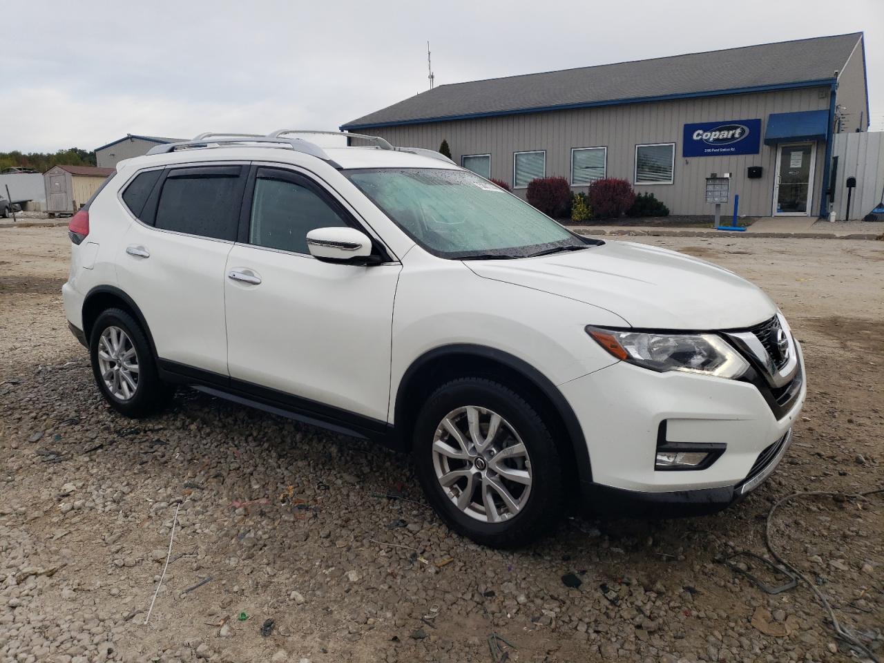 2017 Nissan Rogue - Image 4