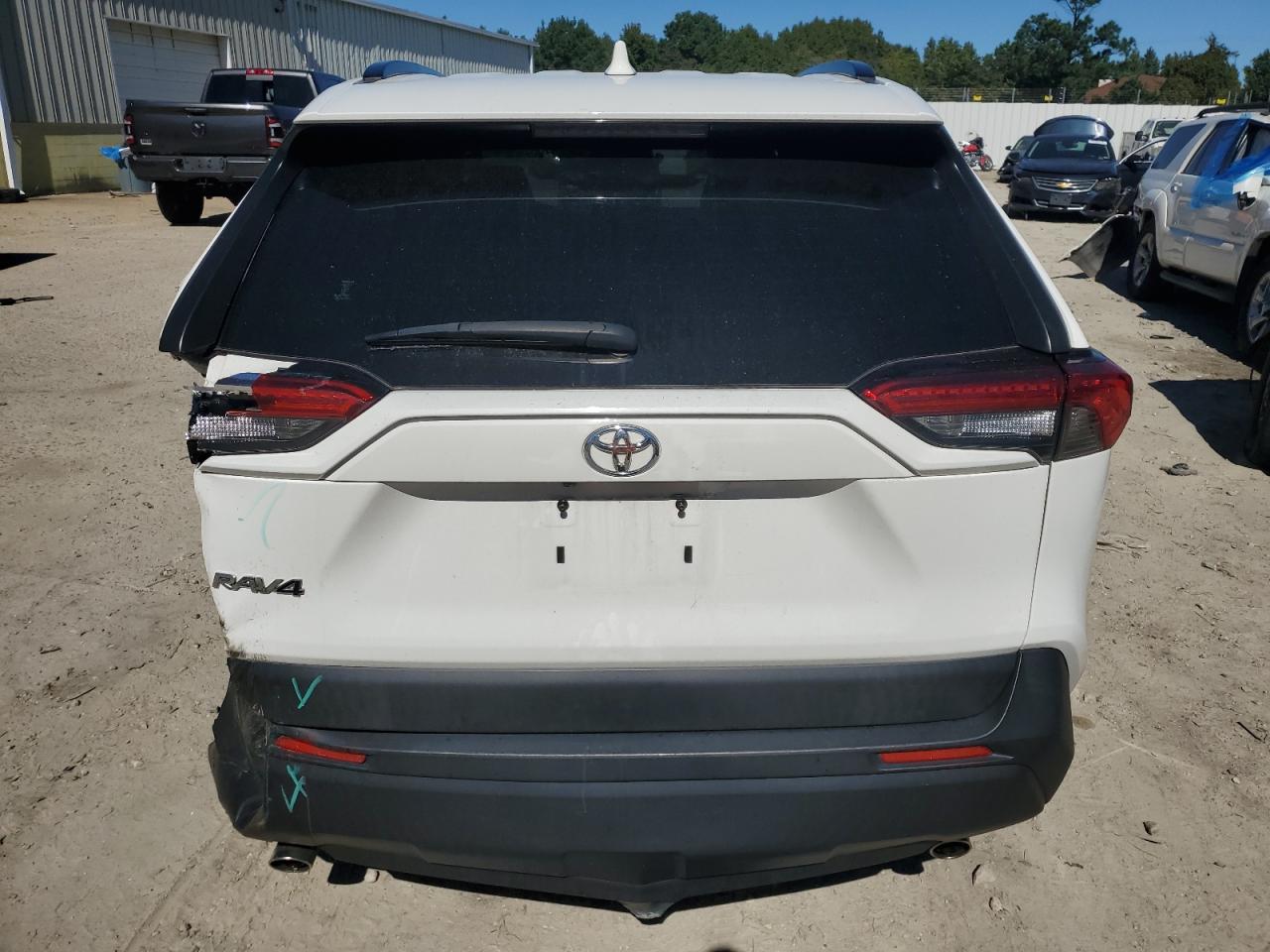 JTMH1RFV0KJ007924 2019 Toyota Rav4 Le