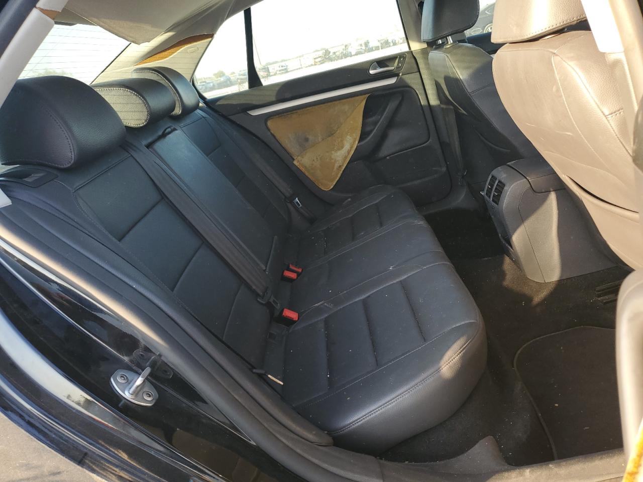 2009 Volkswagen Jetta - Image 10
