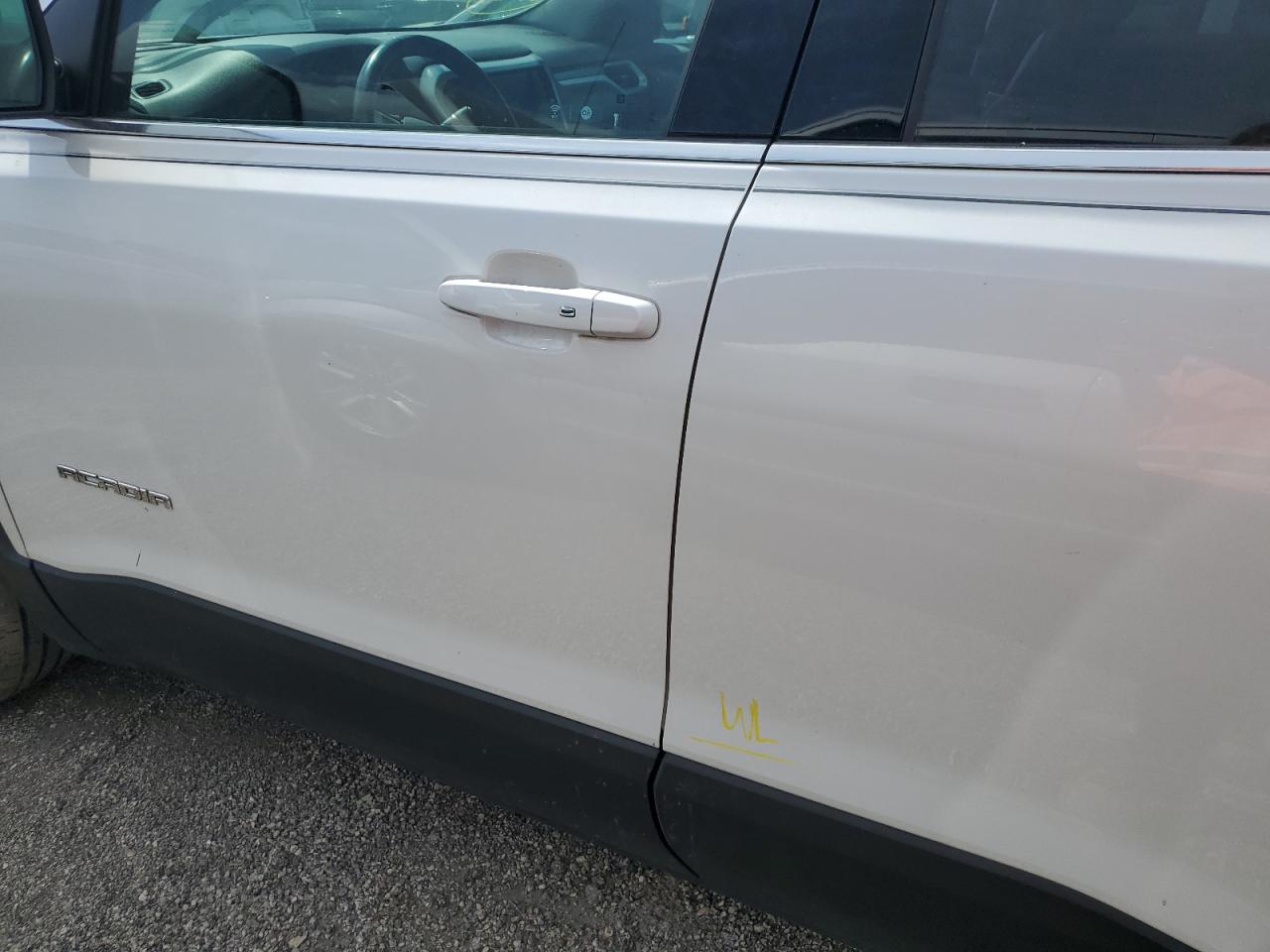 2019 GMC Acadia - Image 13