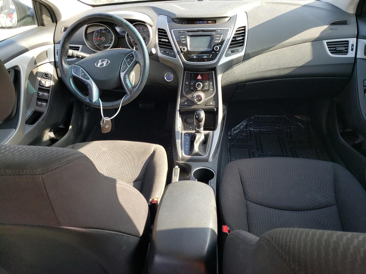 2016 Hyundai Elantra - Image 8