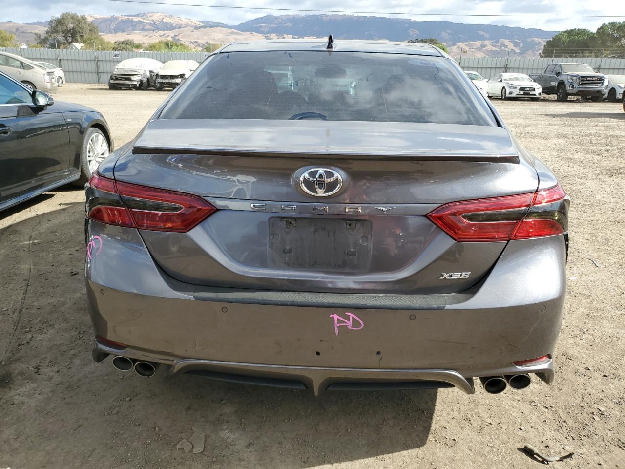 VIN 4T1B61HK6JU107031 2018 TOYOTA CAMRY no.6