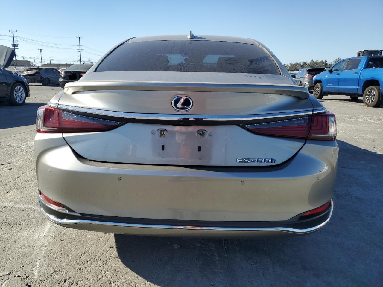 2021 Lexus ES - Image 6