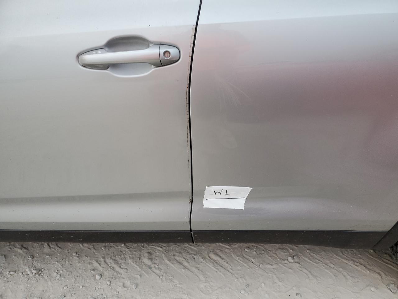 2019 Toyota Highlander - Image 13