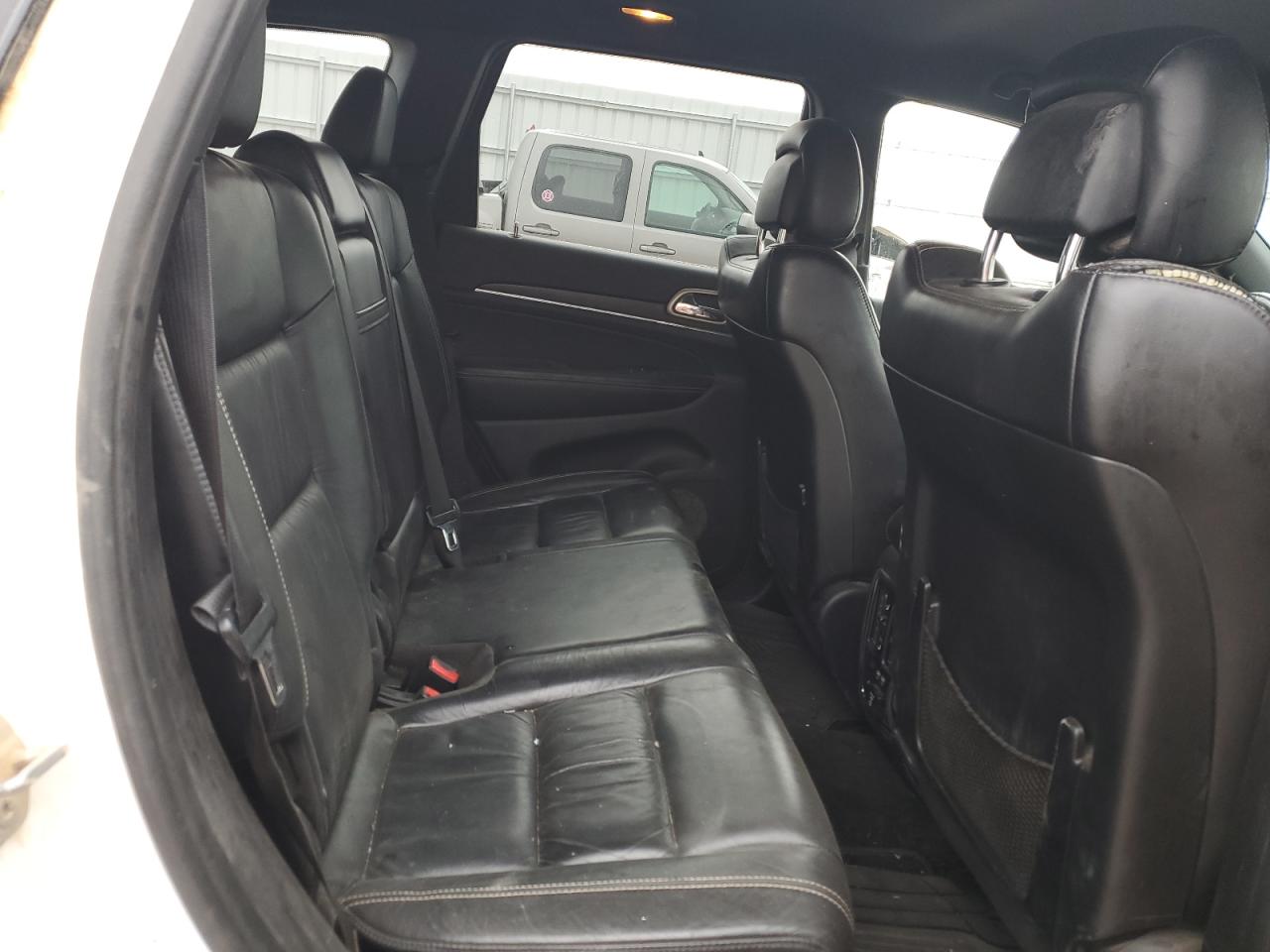 2015 Jeep Grand Cherokee - Image 11