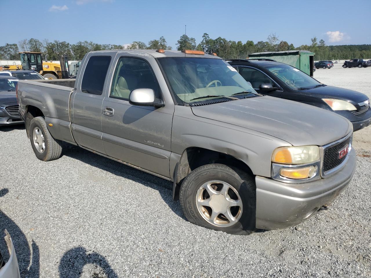 2GTFK69U421383350 2002 GMC Sierra K1500 Denali