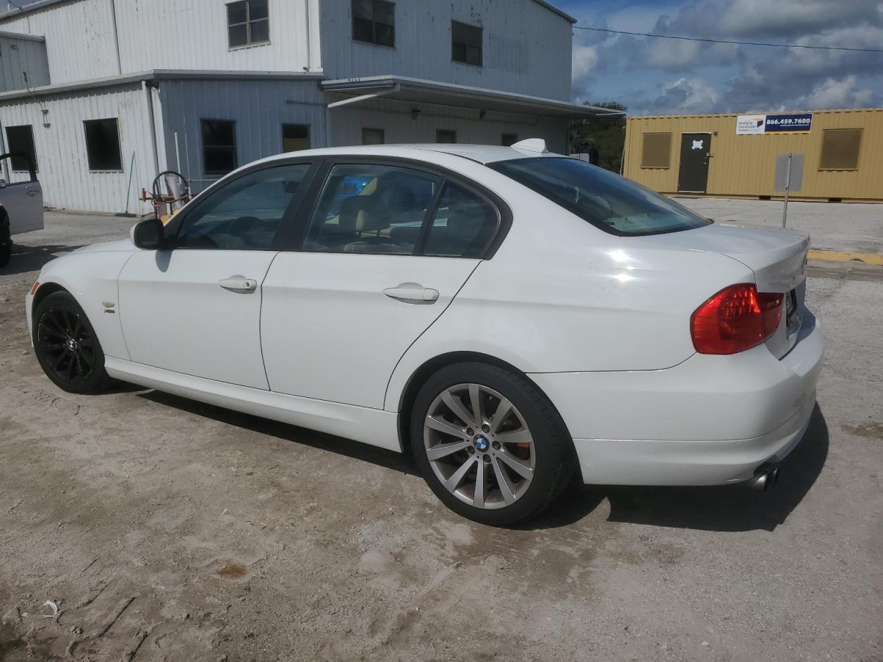 2011 BMW 3er - Image 2