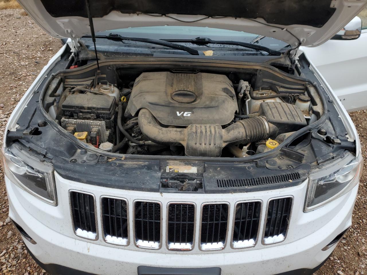 2015 Jeep Grand Cherokee - Image 12