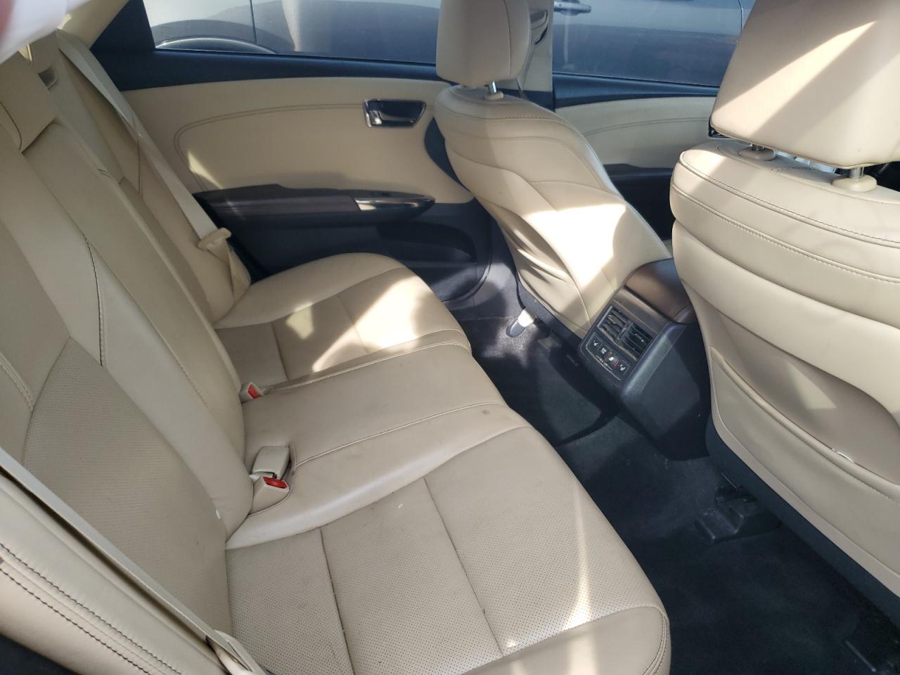 2016 Toyota Avalon - Image 10