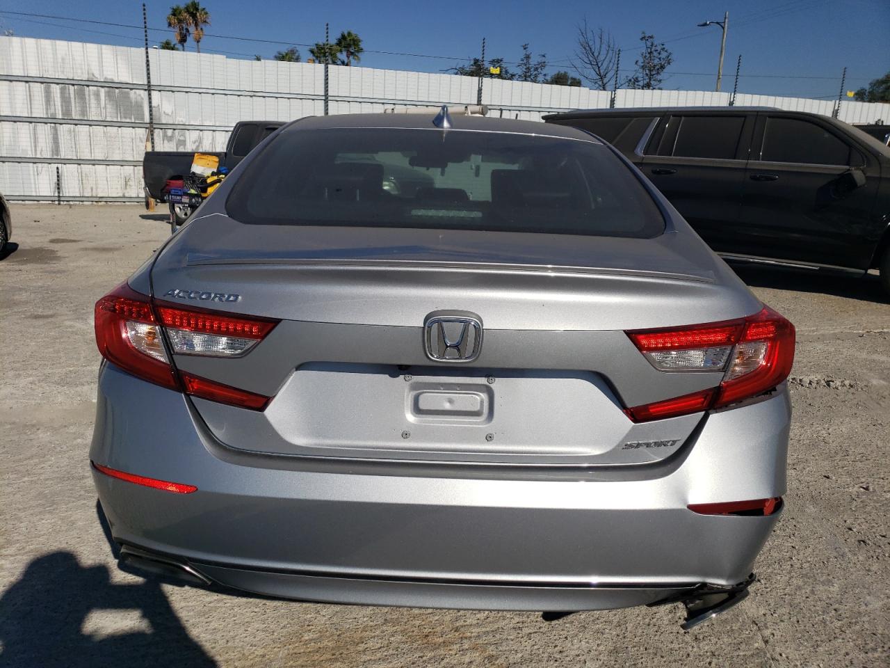 1HGCV1F34JA100976 2018 Honda Accord Sport