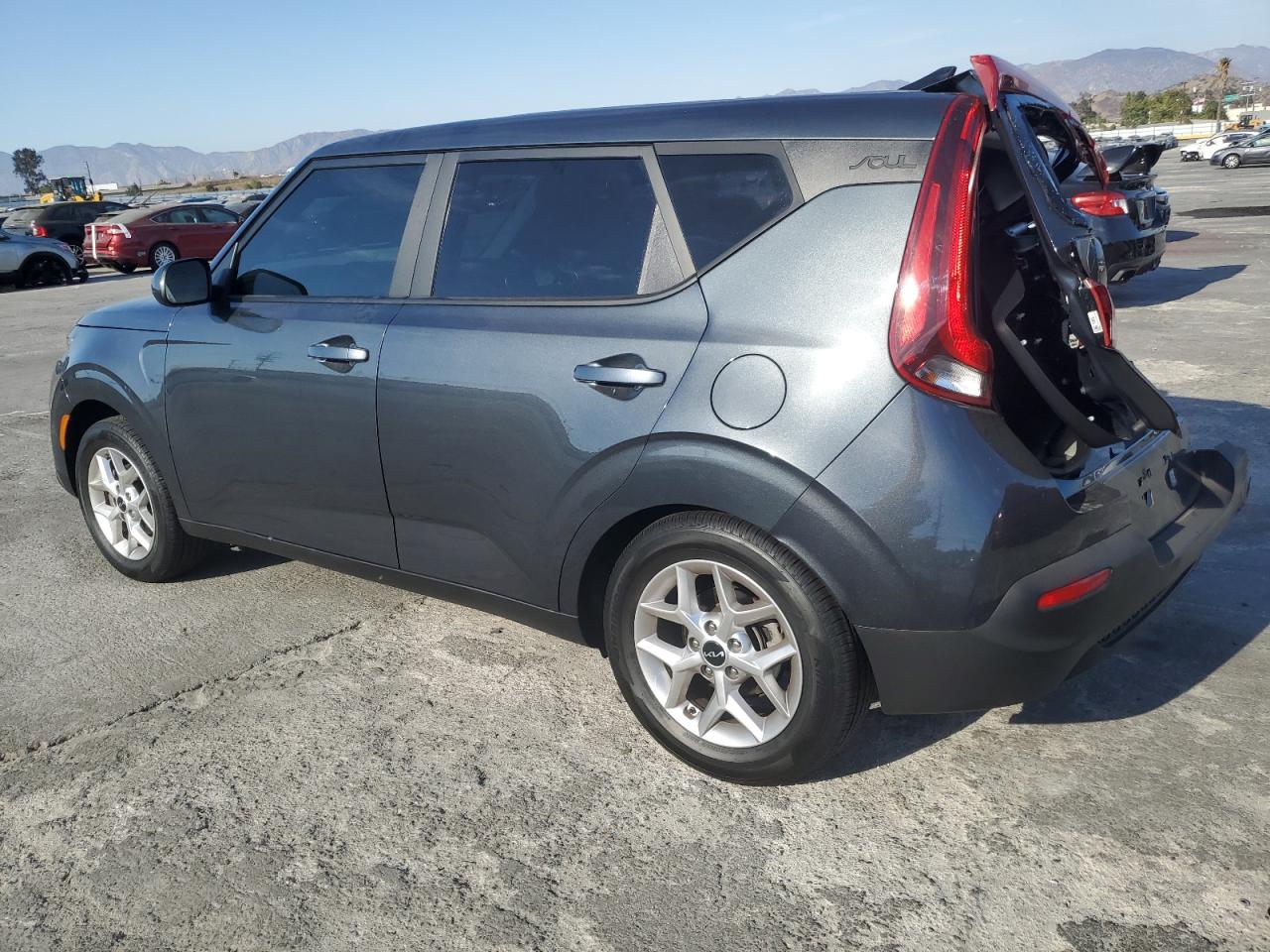 2022 Kia Soul - Image 2