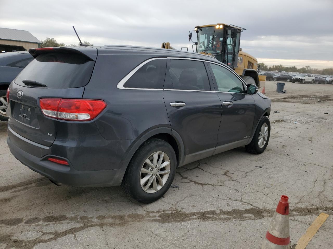 VIN 5XYPGDA51HG327556 2017 KIA SORENTO no.3