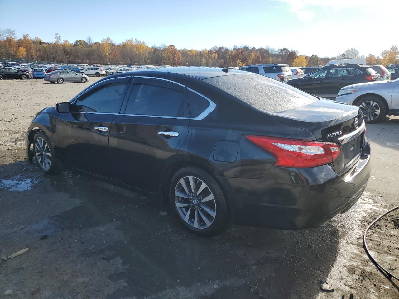 2017 Nissan Altima - Image 2