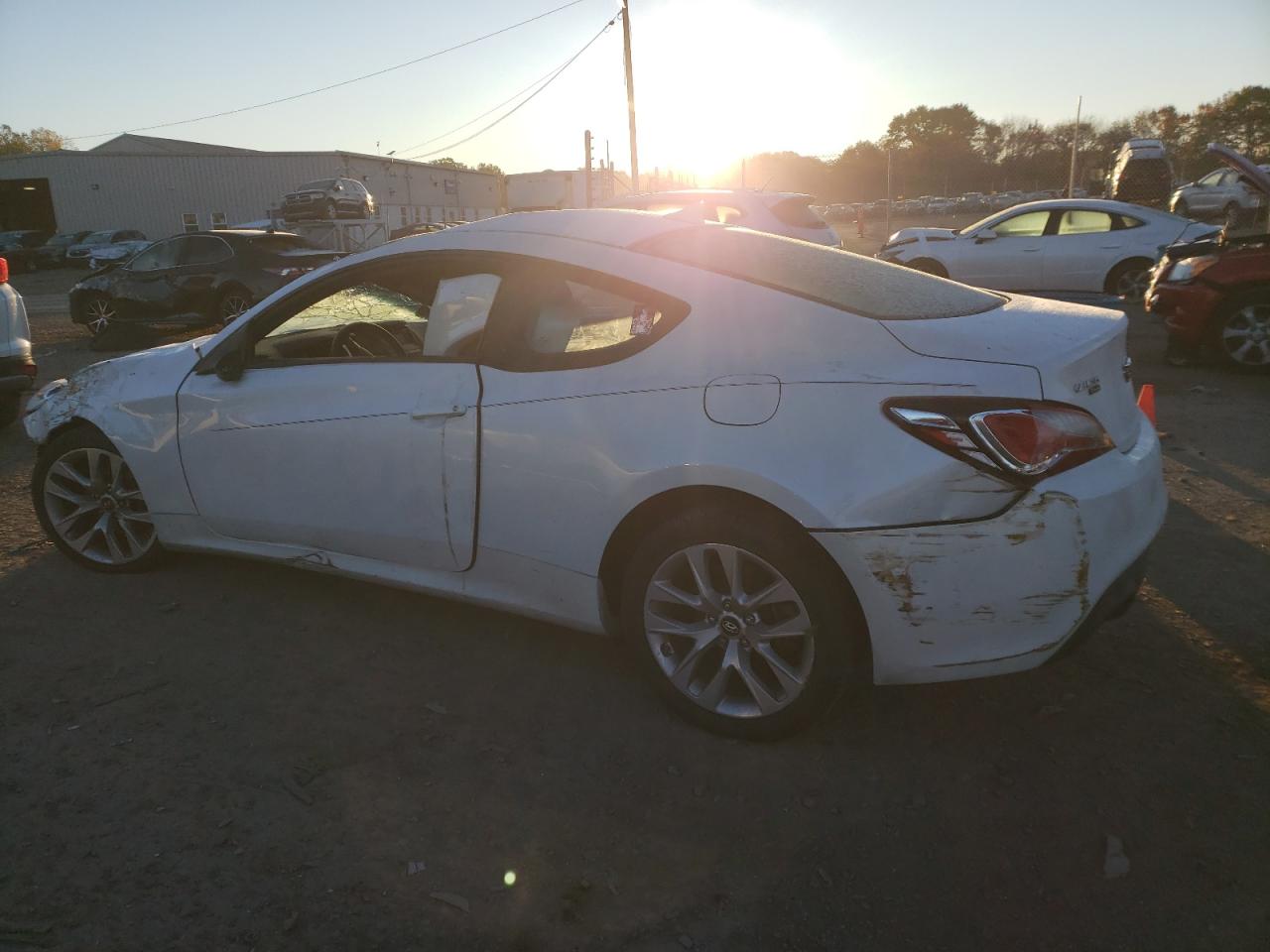 2013 Hyundai Genesis - Image 2