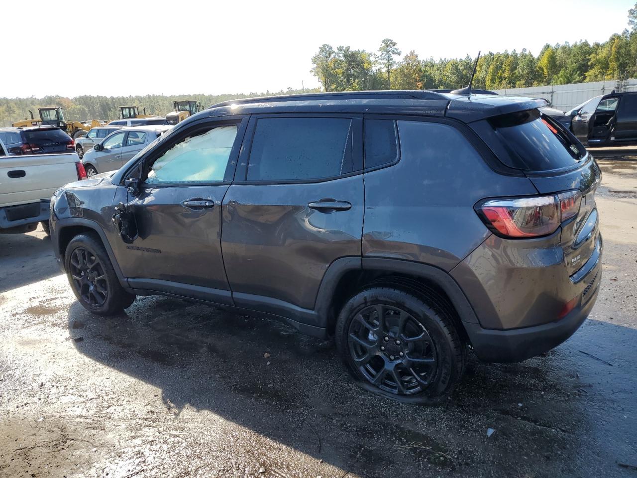 2022 Jeep Compass - Image 2