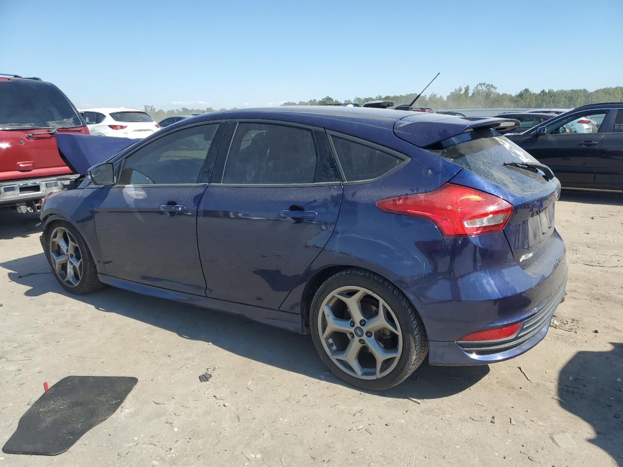 VIN 1FADP3L97GL397620 2016 FORD FOCUS no.2