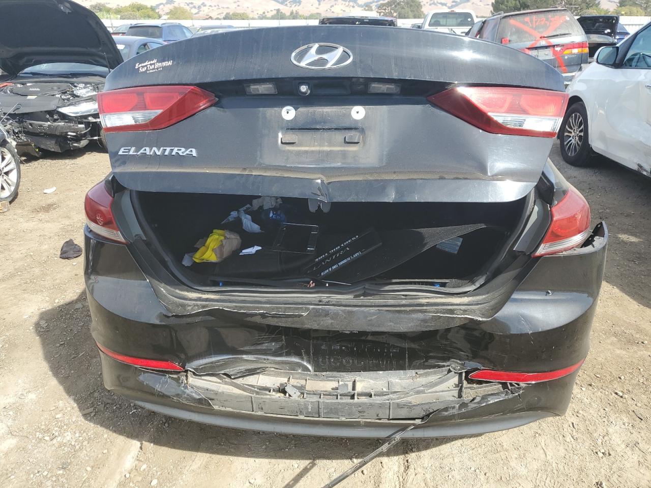 2017 Hyundai Elantra - Image 6