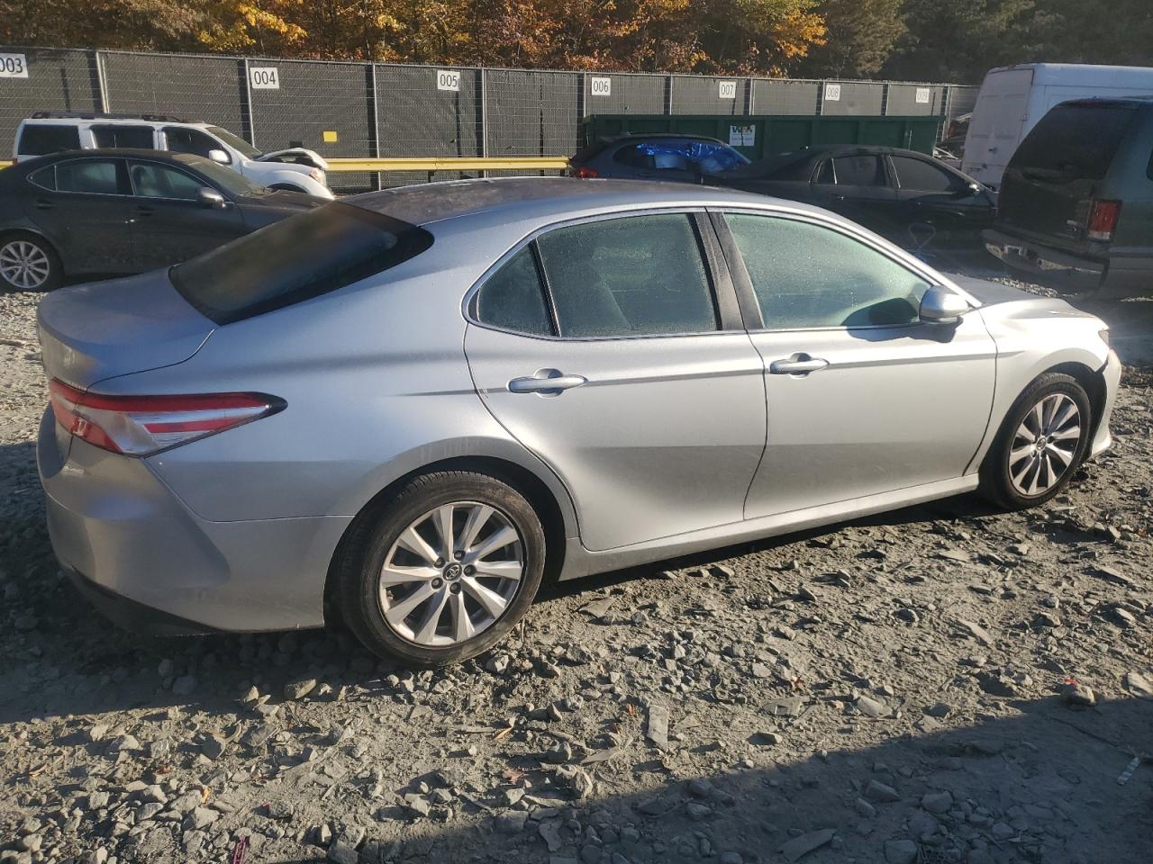 VIN 4T1B11HKXJU115938 2018 TOYOTA CAMRY no.3