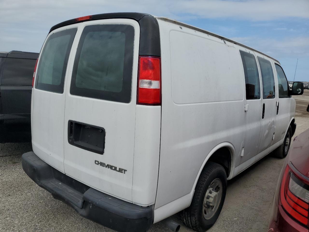 2003 Chevrolet Express - Image 3