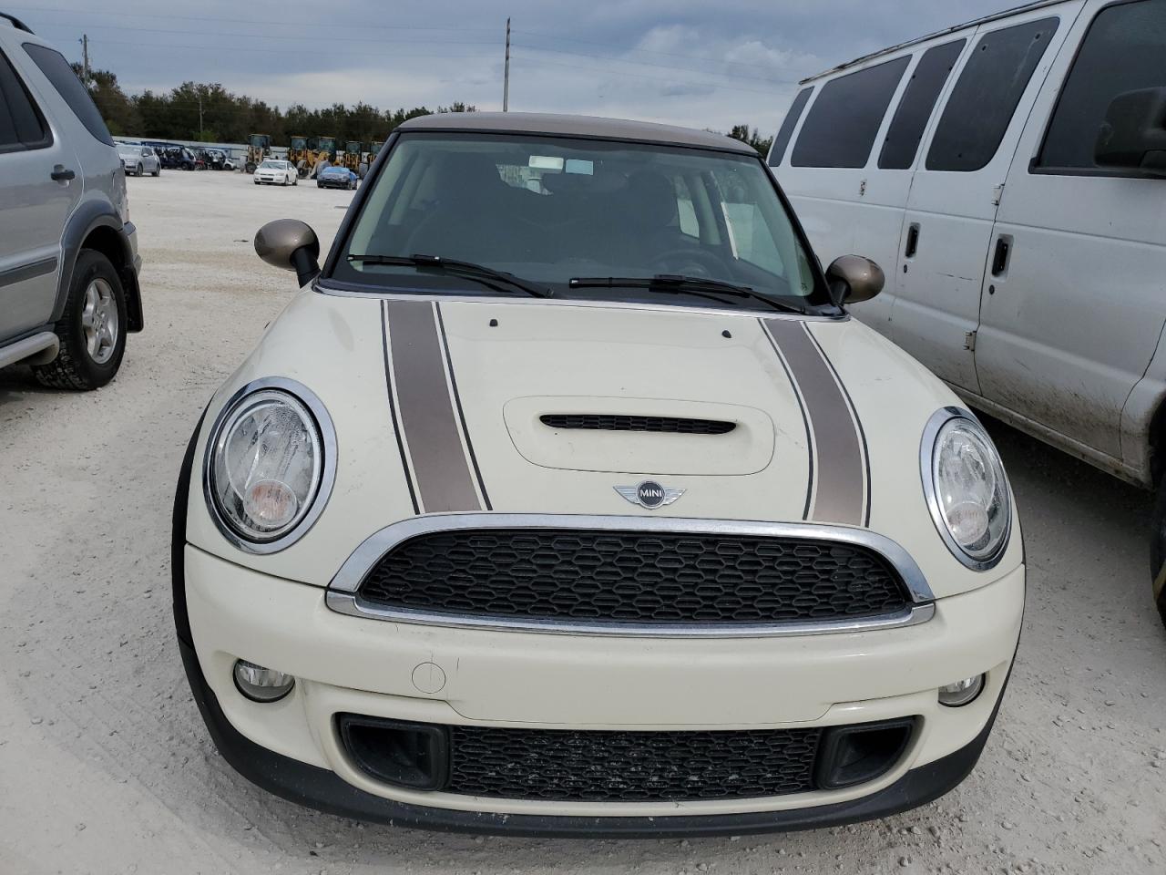 2013 MINI Cooper - Image 5