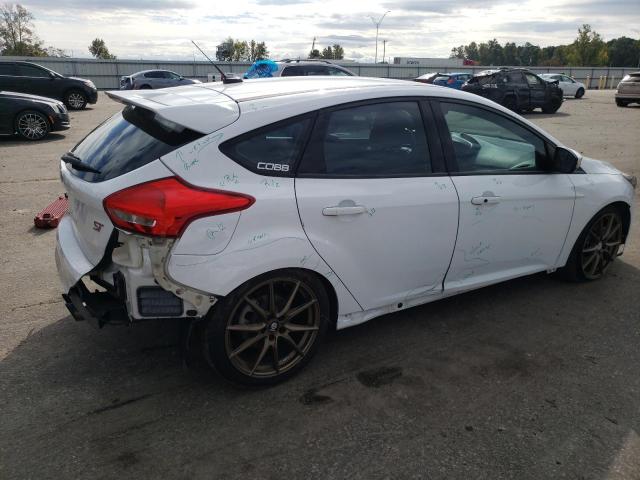  FORD FOCUS 2018 White