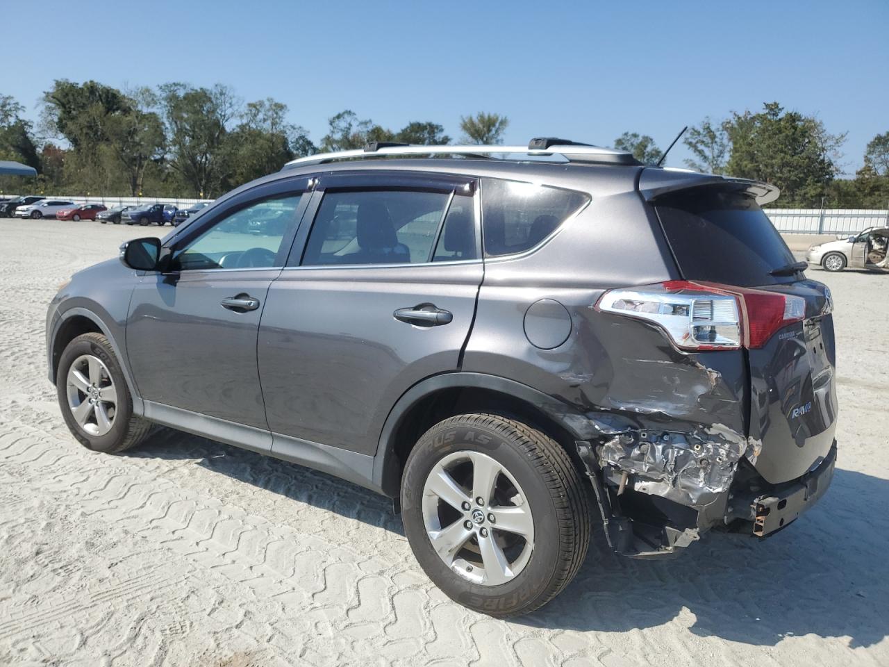 2015 Toyota RAV 4 - Image 2