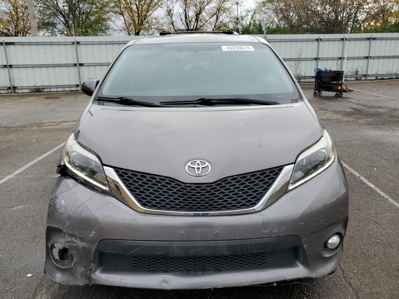 5TDXK3DC8GS750607 2016 Toyota Sienna Se