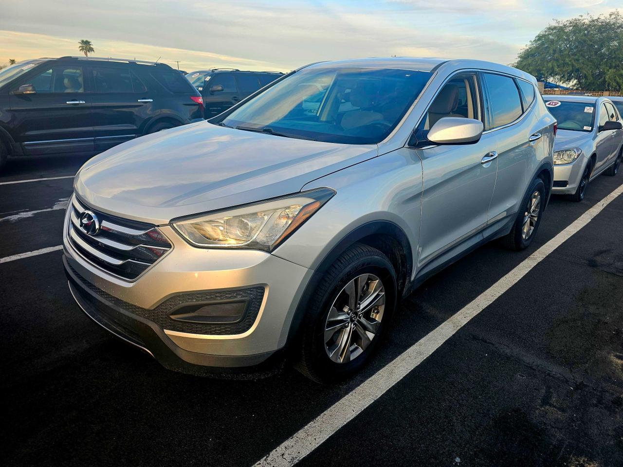 2015 Hyundai Santa Fe - Image 2