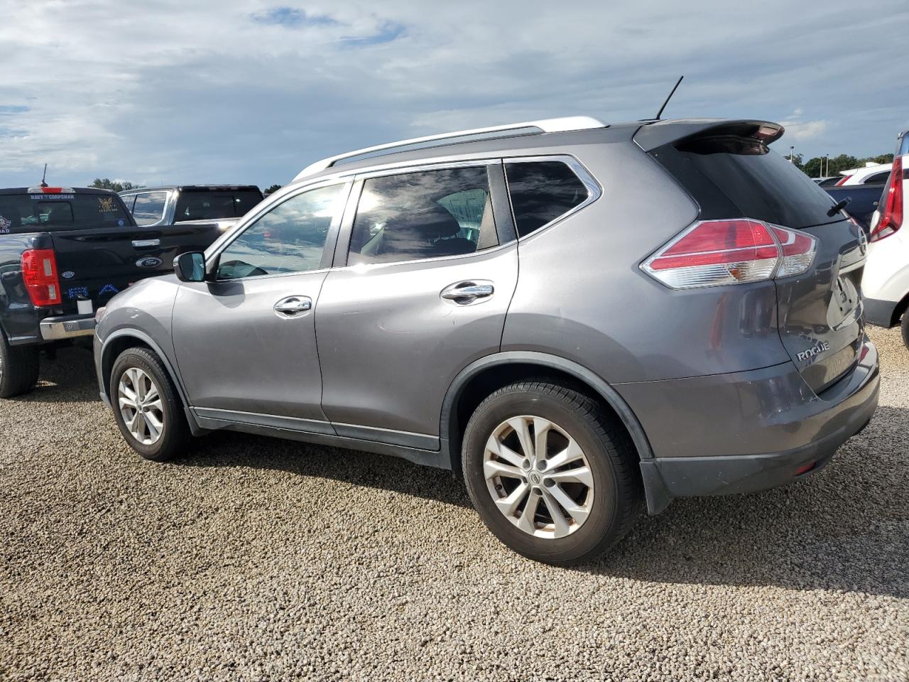 KNMAT2MT5GP668499 2016 NISSAN ROGUE - Image 2