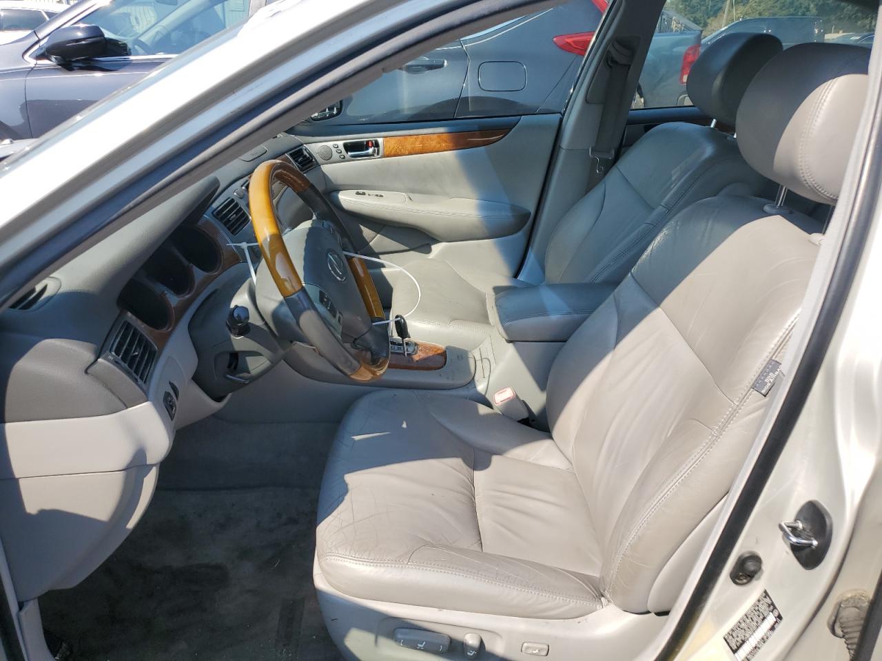 2005 Lexus ES - Image 7