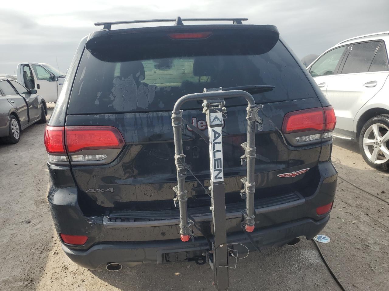 2017 Jeep Grand Cherokee - Image 6