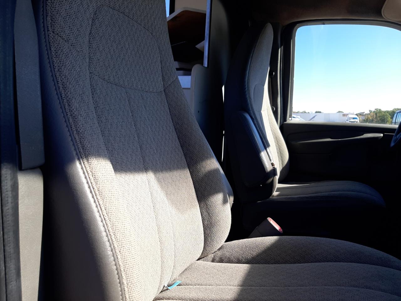 2010 Chevrolet Express - Image 11