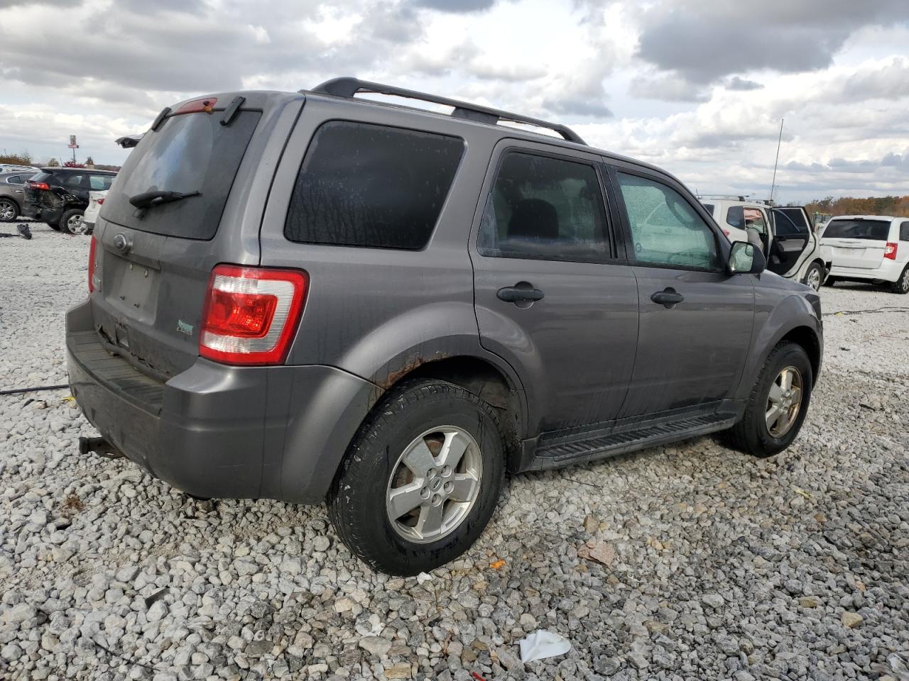 2010 Ford Escape - Image 3