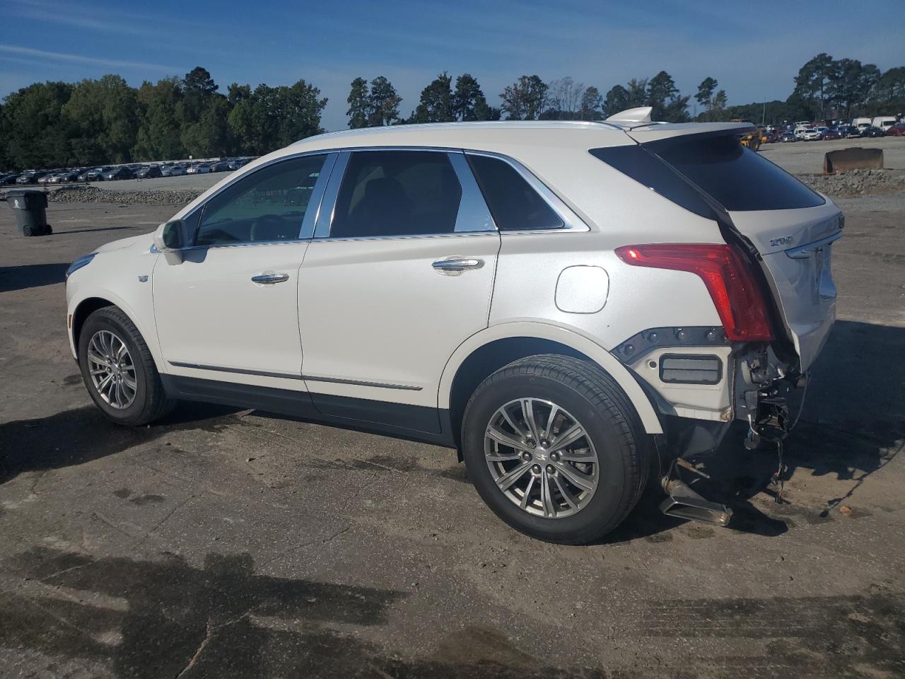 2018 Cadillac XT5 - Image 2