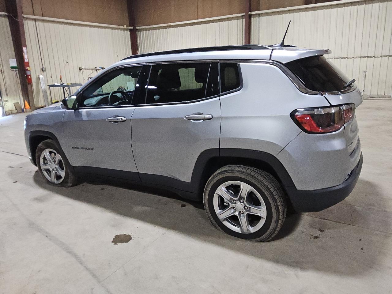 3C4NJDBN0RT607082 2024 JEEP COMPASS - Image 2