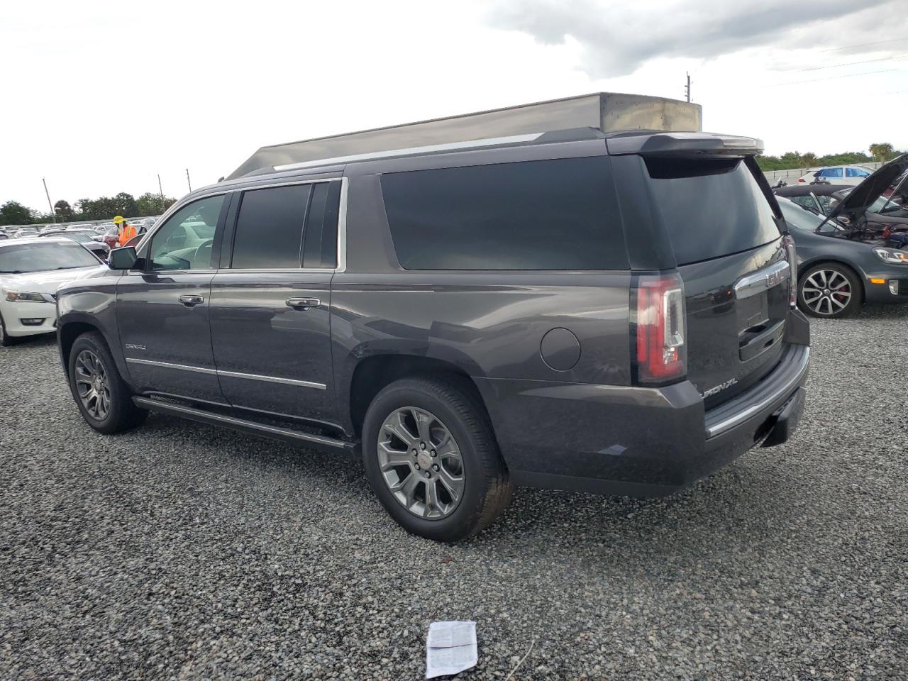 2017 GMC Yukon - Image 2