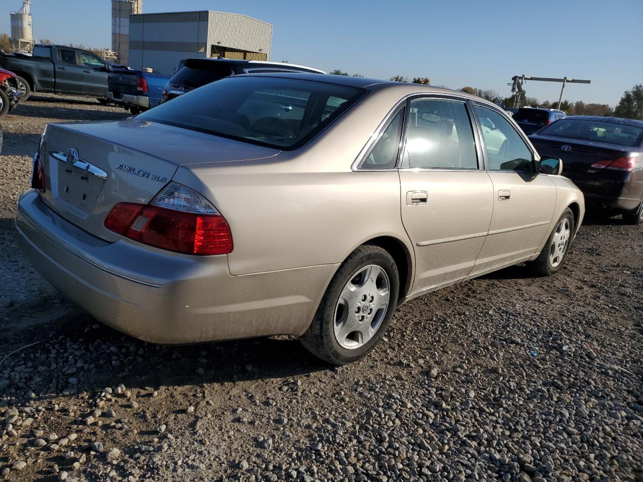 2003 Toyota Avalon - Image 3