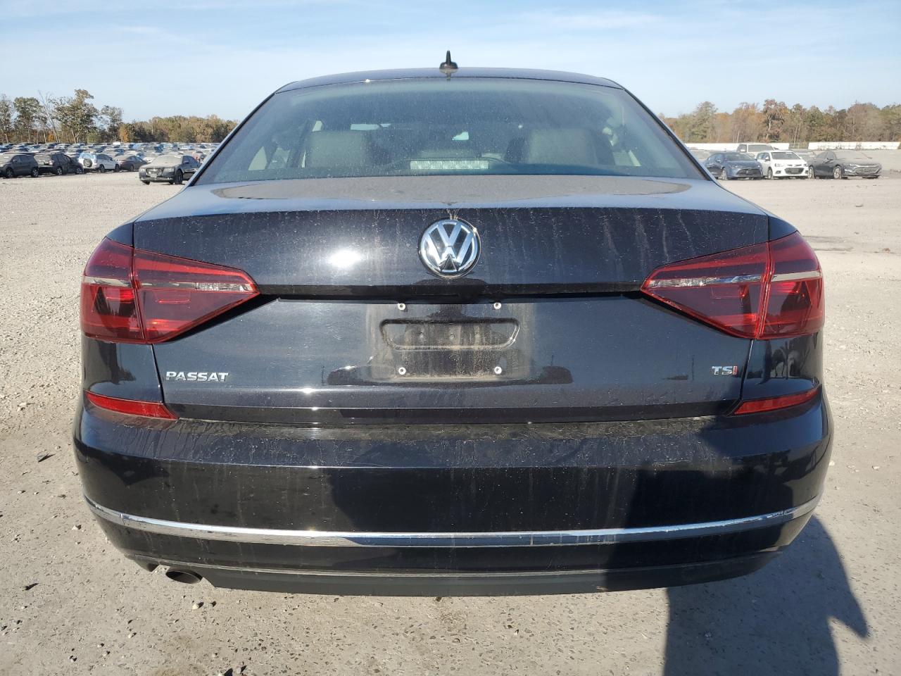 1VWLA7A38KC013461 2019 Volkswagen Passat Wolfsburg