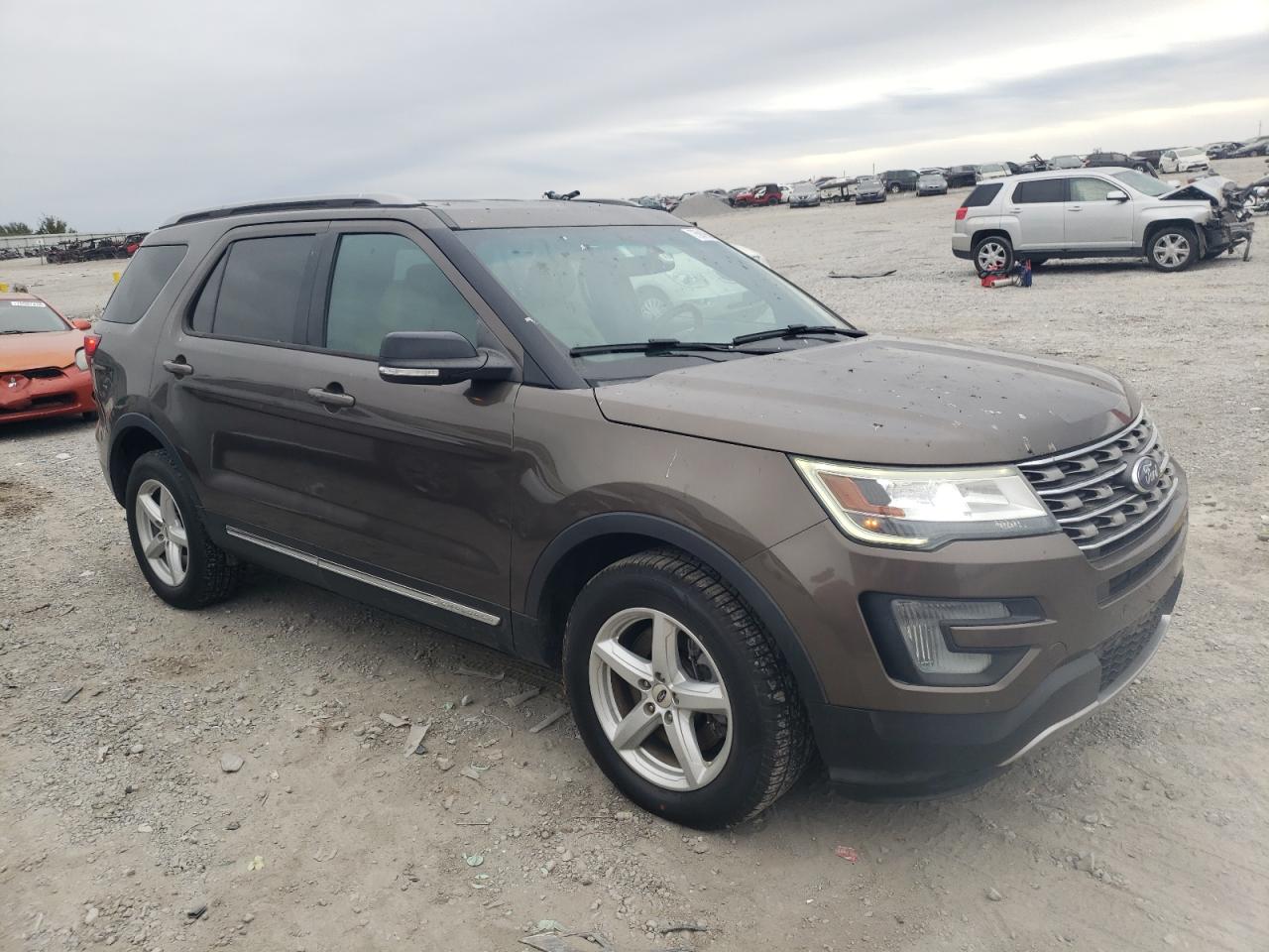 VIN 1FM5K8D82GGB31118 2016 FORD EXPLORER no.4