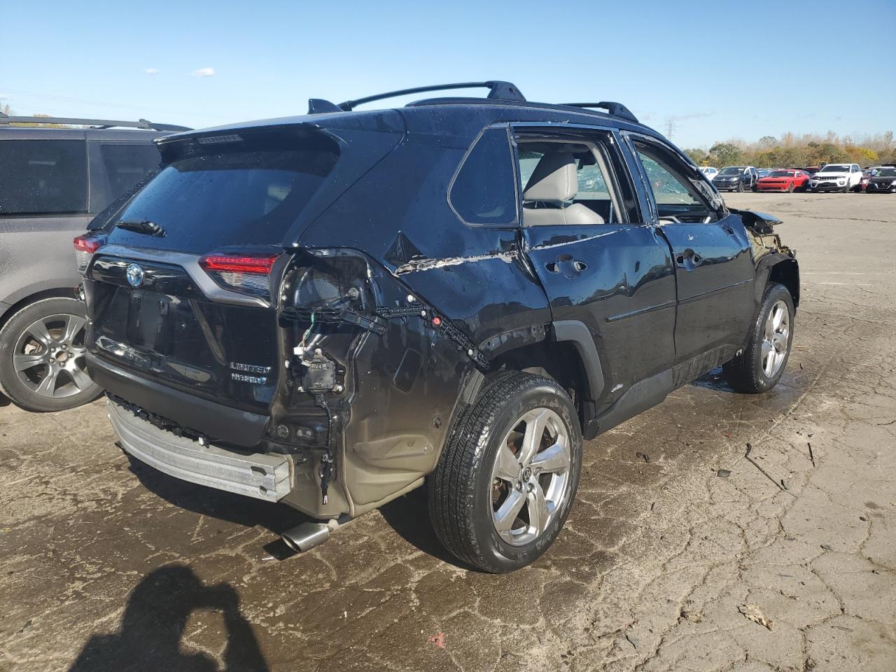 2021 Toyota RAV 4 - Image 3