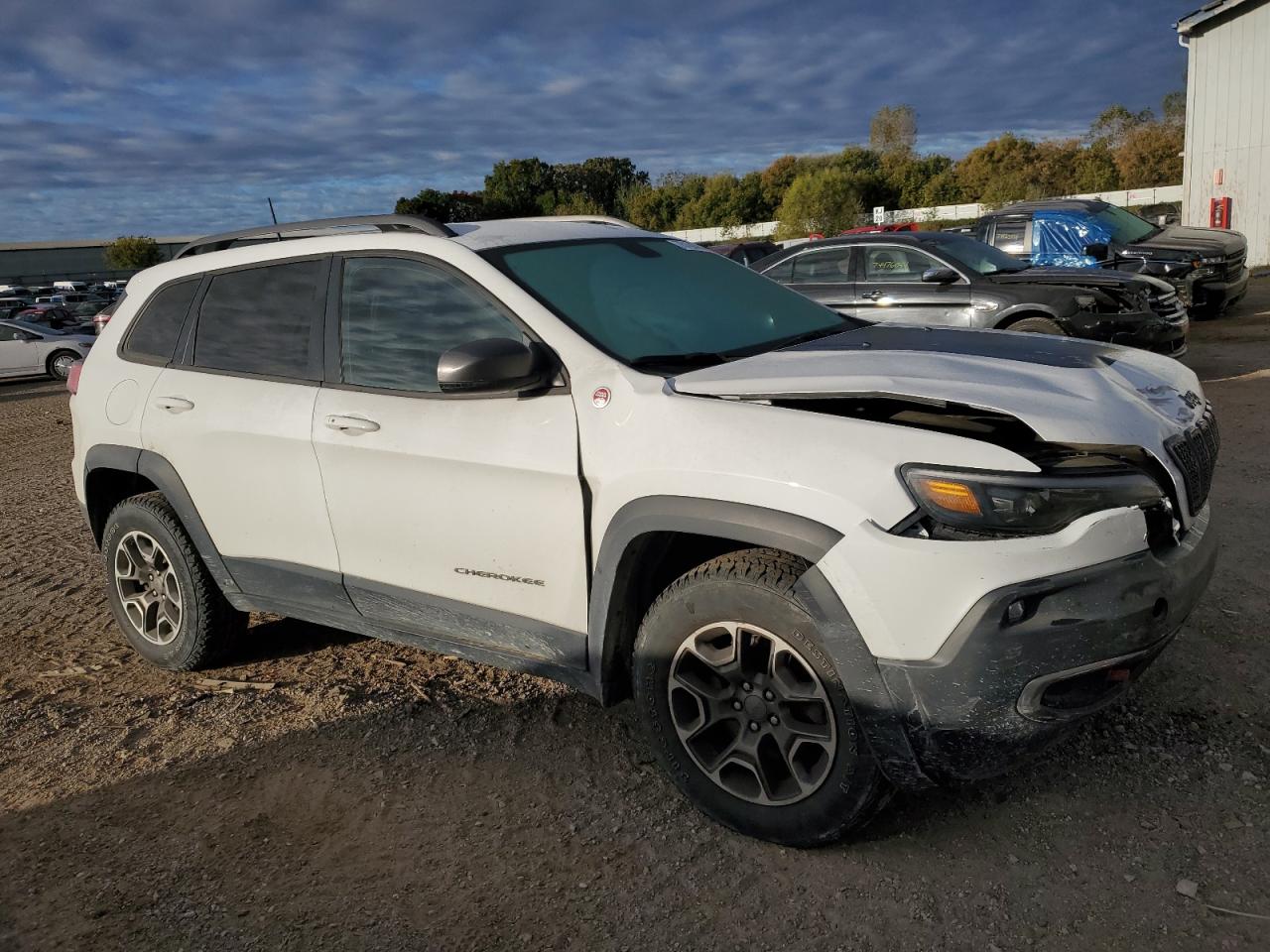 2020 Jeep Cherokee - Image 4