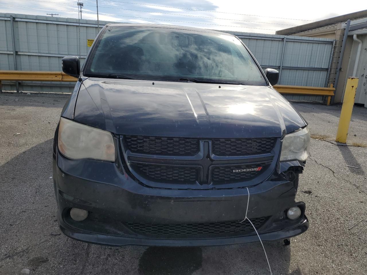 2013 Dodge Caravan - Image 5