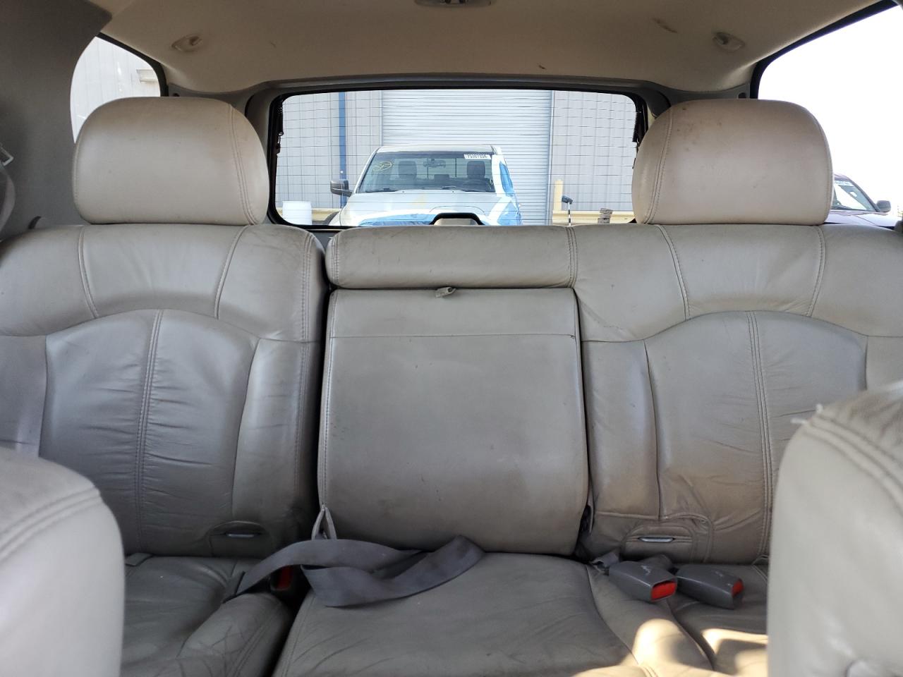 2002 Chevrolet Tahoe K1500 VIN: 1GNEK13Z12R169045 Lot: 61332005