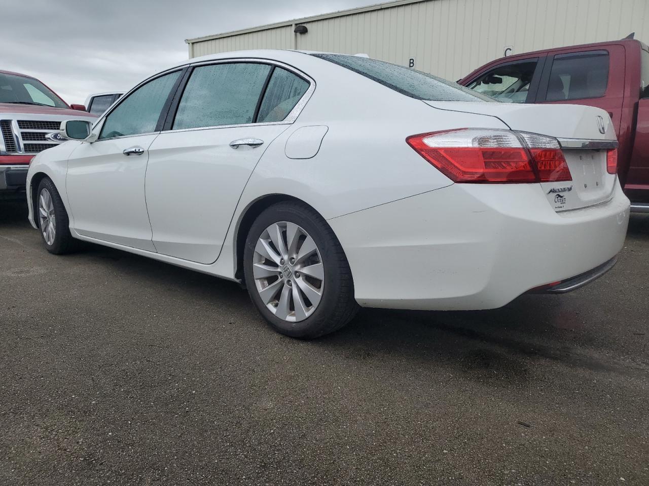 1HGCR2F82FA133598 2015 HONDA ACCORD - Image 2